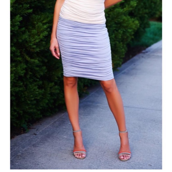 724 Dresses & Skirts - 724 Ruched Lavender Skirt Fashion Pencil Midi Sz M